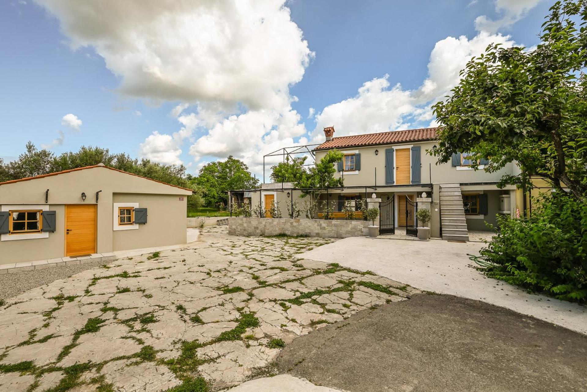 Medanni - Boutique House In Nature With Pool Изола Экстерьер фото